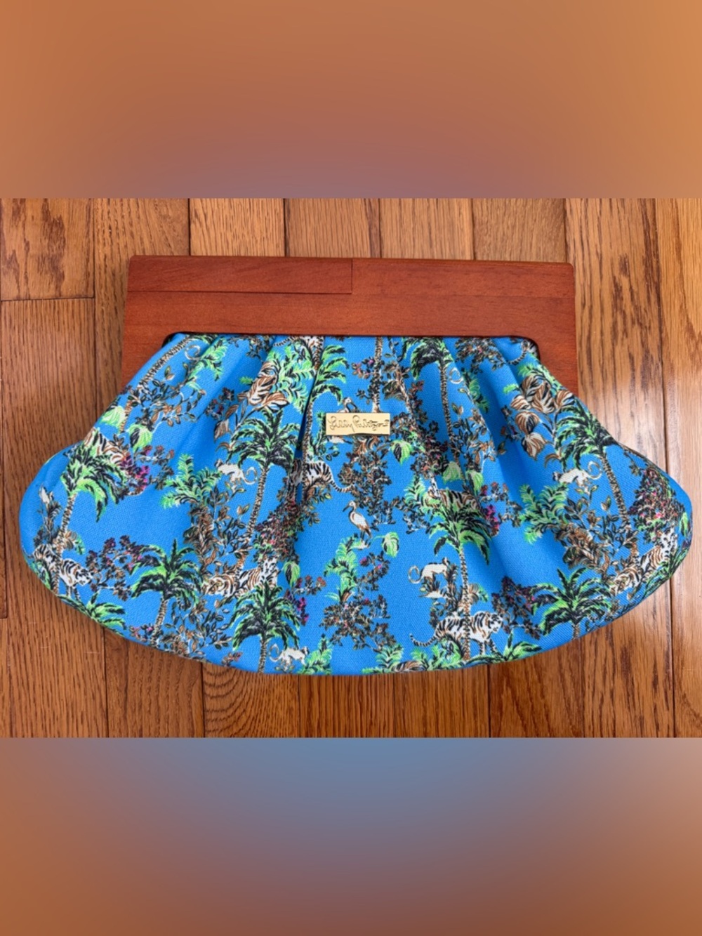 Lilly Pulitzer Bermuda Clutch with wooden handle